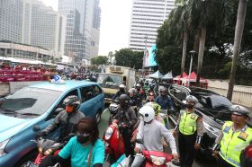Imbas Peringatan Hari Buruh, Kemacetan Mengular di Bundaran HI