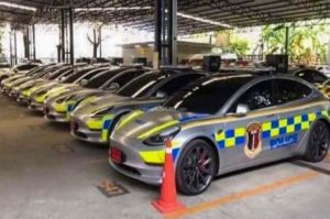 Tesla Model 3 Bakal Berkeliling Kota Bangkok Menemani Polisi