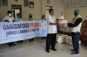Garudafood Sumbang 34.000 Karton Produk Mamin ke Masyarakat Terdampak Covid-19