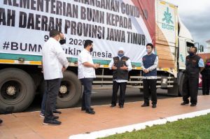 Kementerian BUMN Serahkan Sumbangan untuk Pemprov Jawa Timur