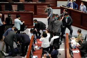 Parlemen Hong Kong Rusuh untuk Kedua Kali pada Mei