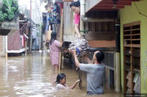 17 RW di Bantaran Kali Ciliwung Terendam Banjir