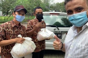 Pandemi Covid-19, Rizal Djibran Ikut Bagikan 100 Paket Sembako