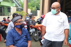 BST Penuhi Kebutuhan Sehari-hari Sopir Angkot dan Penjual Kopi