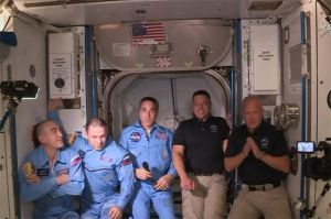 Sampai di ISS, Dua Astronot NASA Sebut Kapsul SpaceX Crew Dragon Nyaman