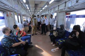 Arief Tinjau Kesiapan New Normal pada Transportasi Publik dan Mal