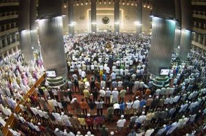 Hari Ini Masjid Raya Al Azhom Tangerang Kembali Gelar Salat Jumat