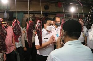 Tinjau Pasar Metro Atom, Wagub DKI Pastikan Warga Taati Protokol Kesehatan