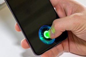 Apple Ingin Gantikan Peran Paspor dan SIM dengan iPhone