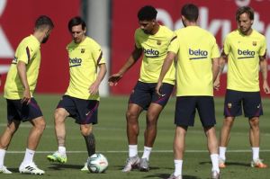 Setien Enggan Lempar Handuk, 4 Pemain Barca Absen di Derby Katalan vs Espanyol