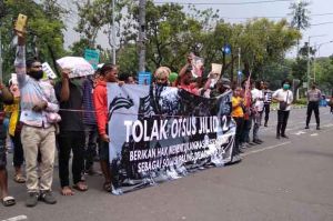 Tolak Otsus, Puluhan Warga Papua Demo di Kemendagri