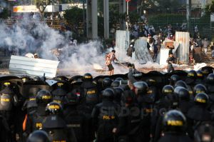Pengadilan Tinggi Perberat Vonis 6 Terdakwa Bom Molotov saat Aksi Massa