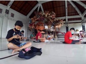 Bantu Fasilitas Belajar PJJ dengan Sediakan WiFi Gratis di Banjar