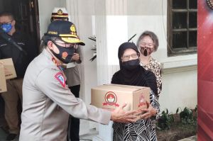 Purnawirawan dan Warakawuri TNI AL di Depok Dapat Bantuan dari Polri