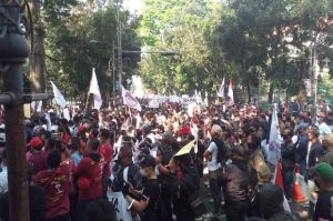 Pekerja Hiburan Bandung Unjuk Rasa, Tuntut Pemkot Beri Izin Operasi