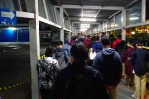 Penumpang Comuter Line di Stasiun Bogor Mulai Ramai Sejak Pukul 05.35 WIB