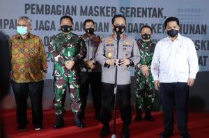 Komite PCPEN Bersama Polri Serentak Bagikan 34 Juta Masker