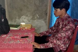 Kisah M Irsyad, Santri Tunanetra yang Berhasil Lolos ke Kampus Impiannya UGM