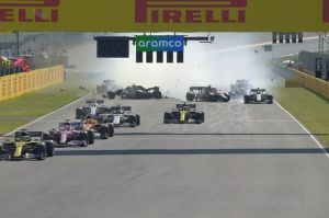 Terjadi Banyak Kecelakaan, Fomula One  GP Tuscan Dihentikan