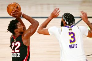 Jimmy Butler Bawa Miami Heat Kejar Ketinggalan dari LA Lakers