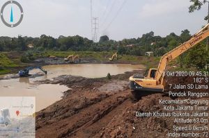 Atasi Banjir di Cipayung dan Makasar, Pemkot Jaktim Keruk Waduk Pondok Ranggon
