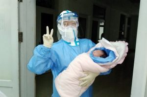 Tips Mengasuh Bayi di Masa Pandemi