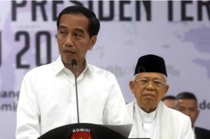 Satu Tahun Jokowi-Maruf: Dari Rombak Anggaran hingga Berburu Vaksin