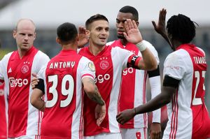 Ajax Bantai Tim Papan Tengah Eredivisie dengan Skor 13-0