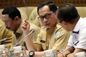 Bikin Aturan Turunan Omnibus Law, Tito Ajak Kepala Daerah hingga DPRD
