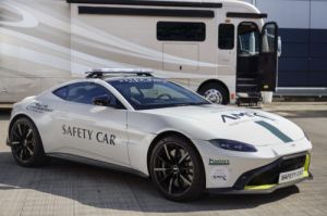 Tahun Depan Mobil James Bond Jadi Mobil Keselamatan Formula 1