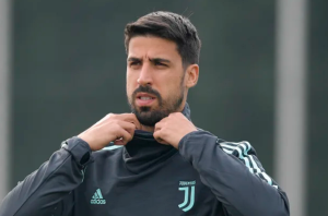 Ogah Dijual, Sami Khedira Ngotot Bertahan di Juventus