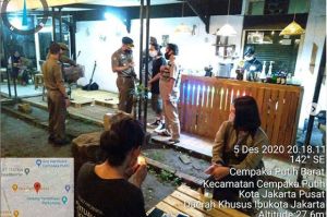 Patroli ke Tempat Usaha dan Kafe di Ibu Kota, Satpol PP DKI Ingatkan Protokol Kesehatan