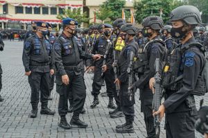 Dipersenjati Lengkap, 8 SSK Personel Brimob Gelar Apel Pasukan di Kelapa Dua Depok