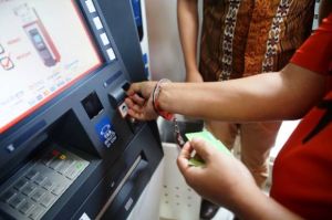 Dikira Empang, Empat Pemuda Ini Bobol Mesin ATM Pakai Alat Pancing