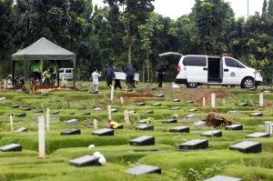 Begini Penampakan TPU Pondok Ranggon yang Penuh, Tak Terima Lagi Pemakaman Pasien COVID-19