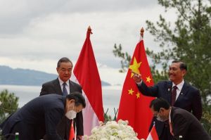 Pertemuan Luhut dan Menlu China Berbuah Kerja Sama Two Countries Twin Parks