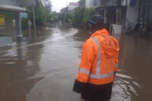 Diguyur Hujan Sejak Pagi, 3 Kecamatan di Bekasi Terendam Banjir