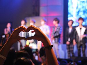 16 Fandom K-Pop Indonesia Kumpulkan Rp1,4 Miliar untuk Korban Bencana, Fans BTS dan EXO Terdepan