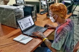 Bantu Anak Jalanan Mengenal Dunia Digital, MNC Peduli Berikan 2 Unit Komputer ke Yayasan Kumala