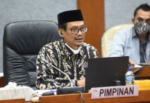 Bikin Gaduh Nasional, DPR Minta SKB 3 Menteri soal Seragam  Segera Dicabut