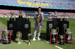 Barcelona Menyesal Usir Luis Suarez?