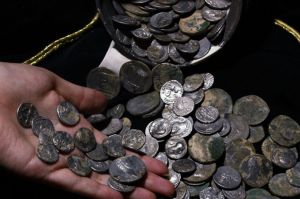 Arkeolog Turki Temukan 651 Koin Perak Berusia 2.100 Tahun