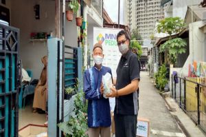 Jasa Pijat Turun Drastis saat Pandemi, Yayasan Tuna Netra Depok Bahagia Dapat Bantuan MNC Peduli
