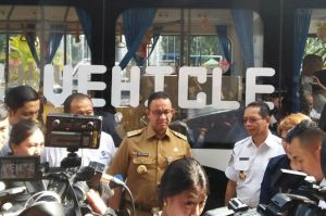 Anies Pamer Bus Listrik Transjakarta, Warganet Sindir Esemka