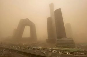 Catat Rekor, Beijing Dihantam Badai Pasir dan Polusi Udara Terparah