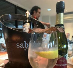 Sababay dan Keripik Pisang, Wine Pairing Asli Indonesia yang Digemari Diplomat