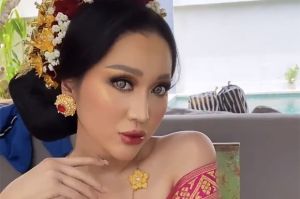 Manglingi, Potret Lucinta Luna Pakai Baju Adat Bali Tuai Pujian