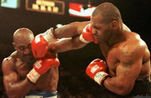 Jilat Ludah Sendiri, Mike Tyson: Aku dan Holyfield Terjadi