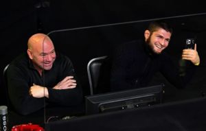 Di Depan Bos UFC, Sambil Tertawa, Khabib Streaming Laga UFC secara Ilegal