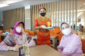 Manajemen Dalton Makassar dan Tamu Kompak Meriahkan Hari Kebudayaan